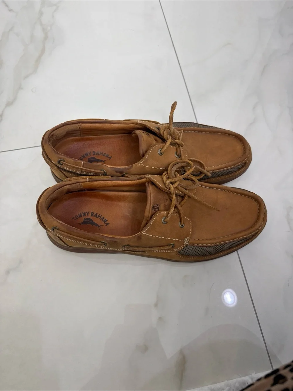 Tommy Bahama used classic