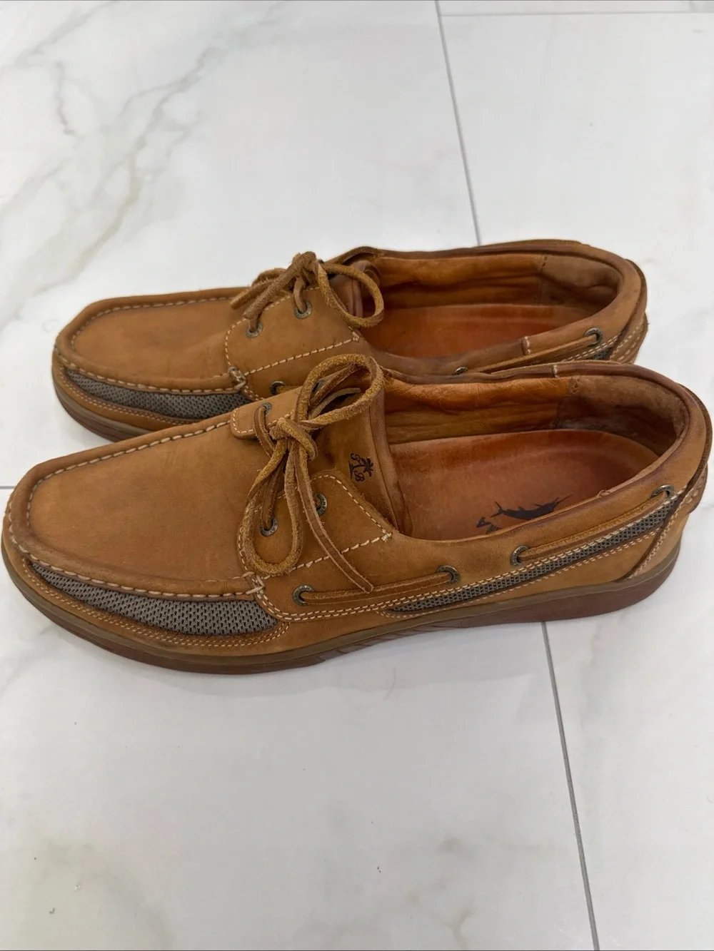 Tommy Bahama used classic