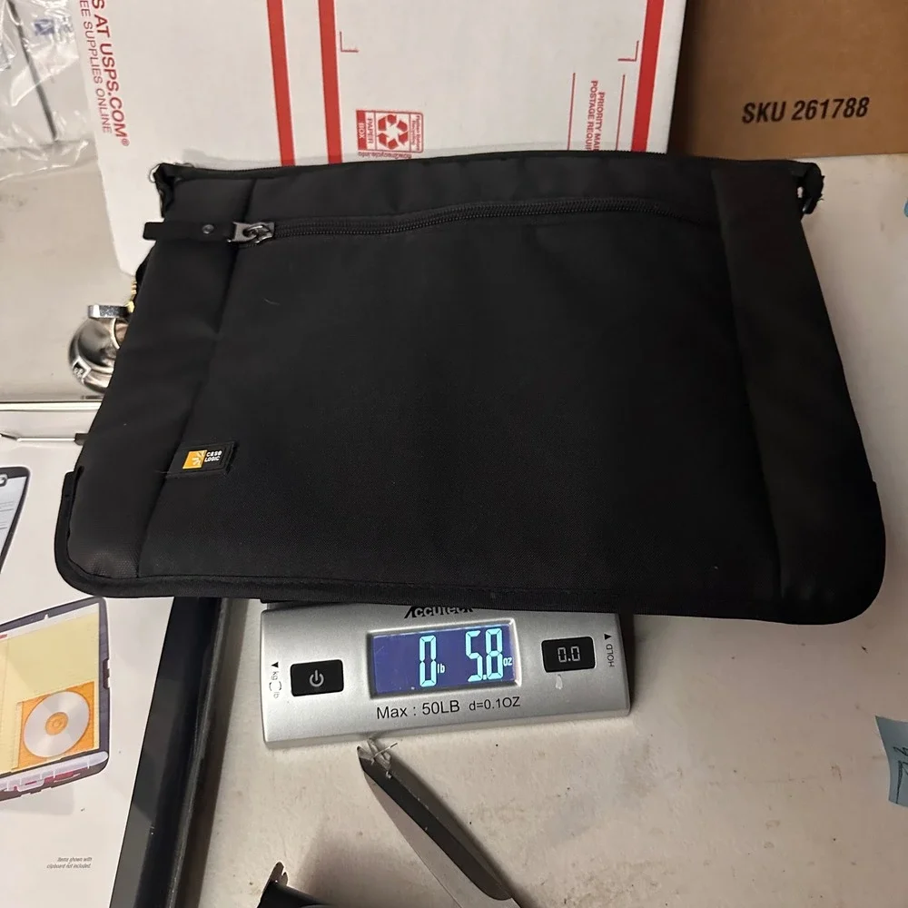 Case Logic Laptop‎ Messenger Bag Adjustable Strap Black Commuter 13 in L 8 in H