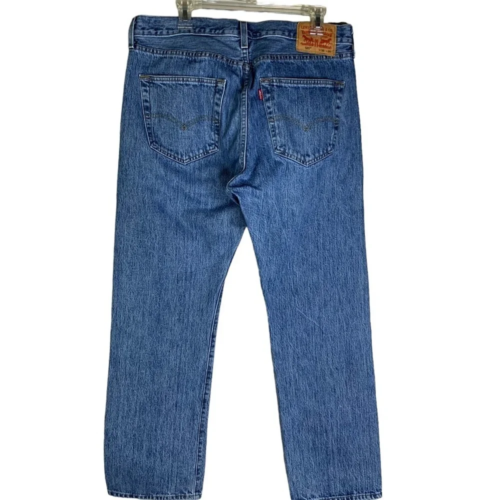 Mens 501 Levi’s Button Fly Medium Wash Straight Leg Sz 36X30 EXCELLENT Condition