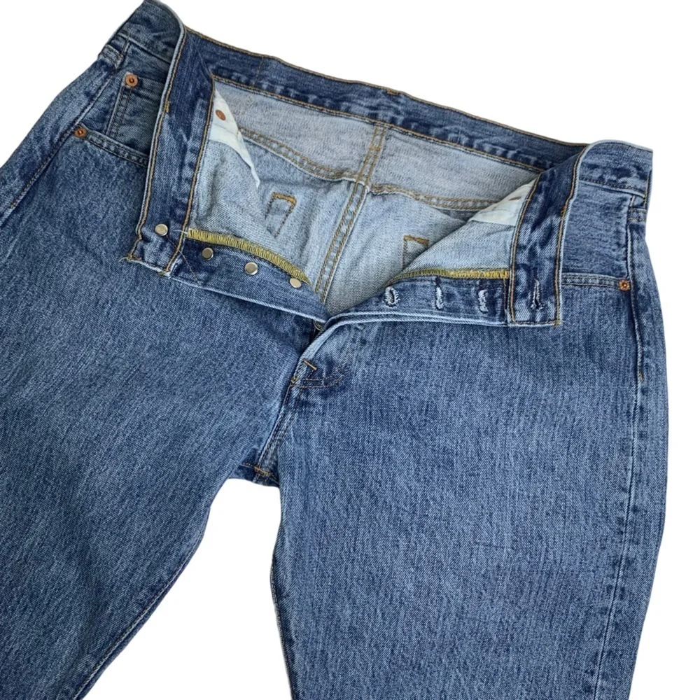 Mens 501 Levi’s Button Fly Medium Wash Straight Leg Sz 36X30 EXCELLENT Condition