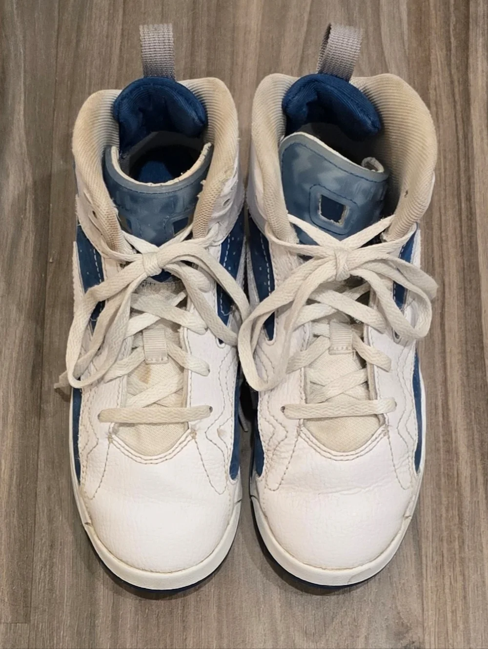 Nike Team Hustle D11 Youth Basketball Shoes Navy White High Tops Size 2.5Y