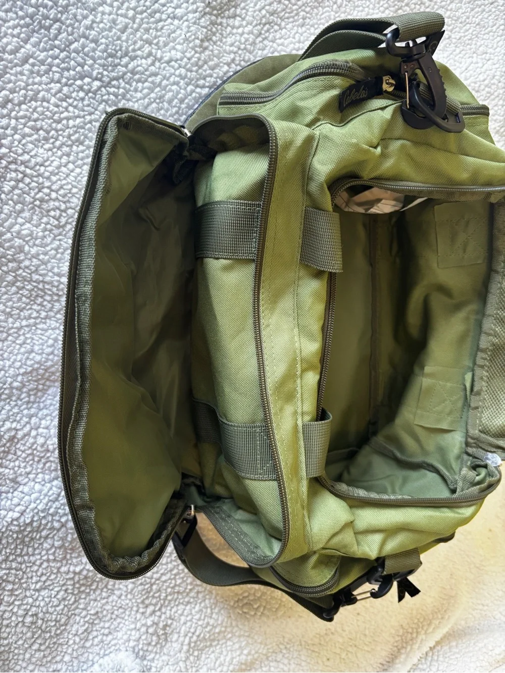 Cabelas compact cabela