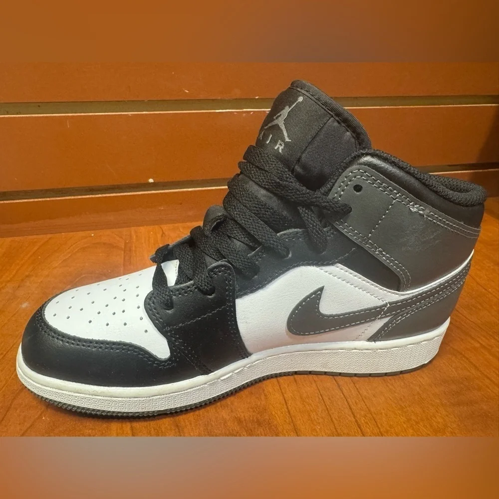 Nike sleek high