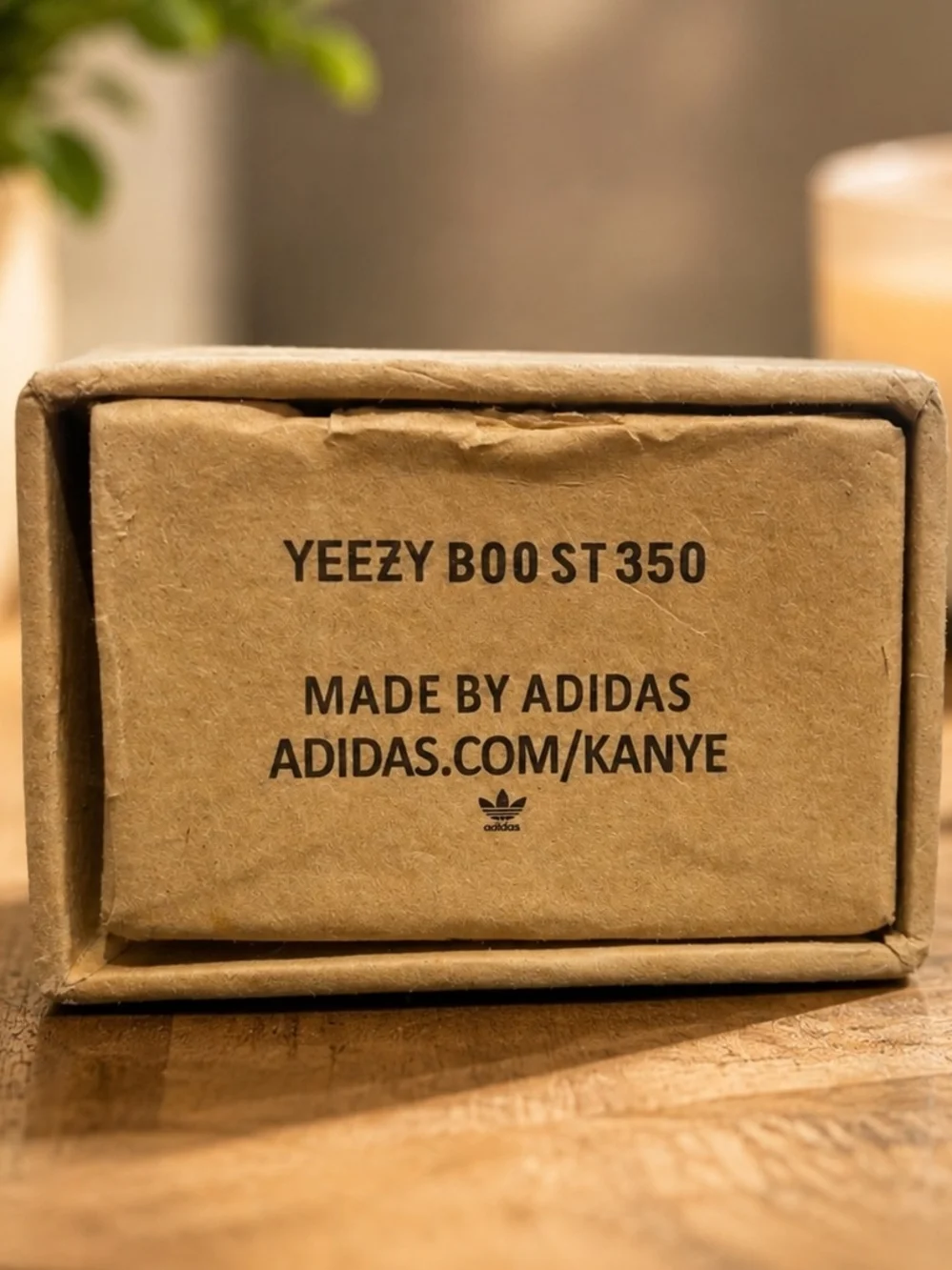 Yeezy miniature visible sneaker