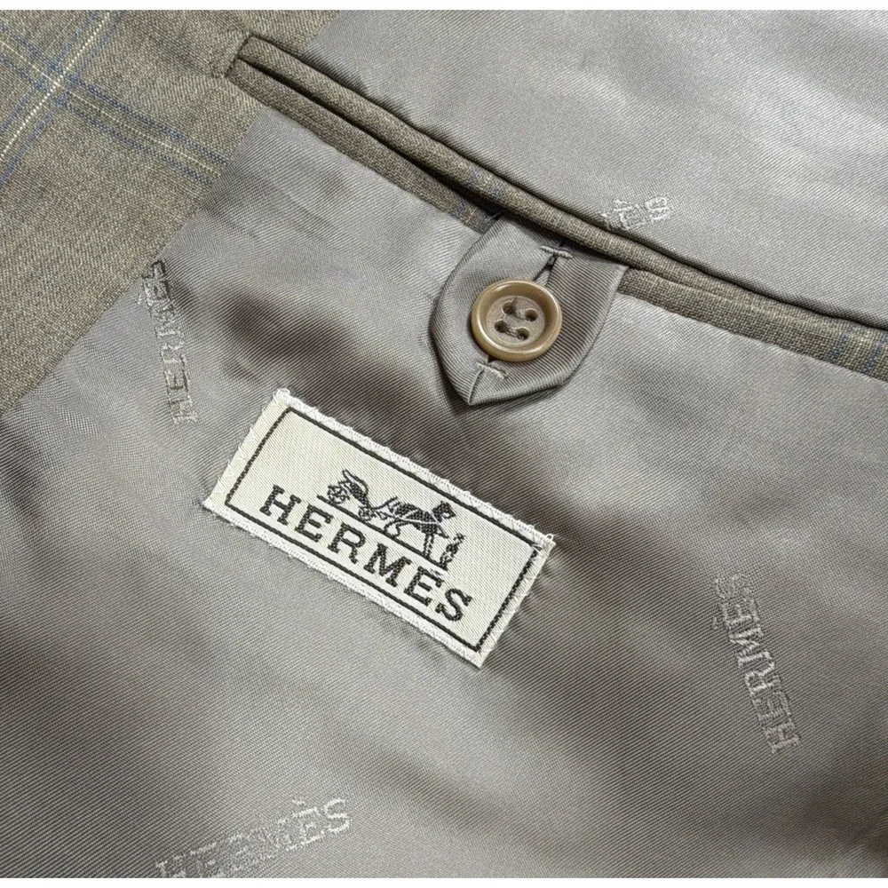 Hermes which or that