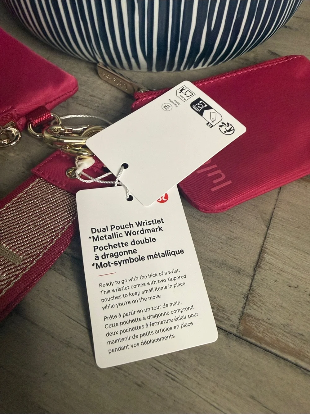 lululemon athletica brml *metallic wristlet