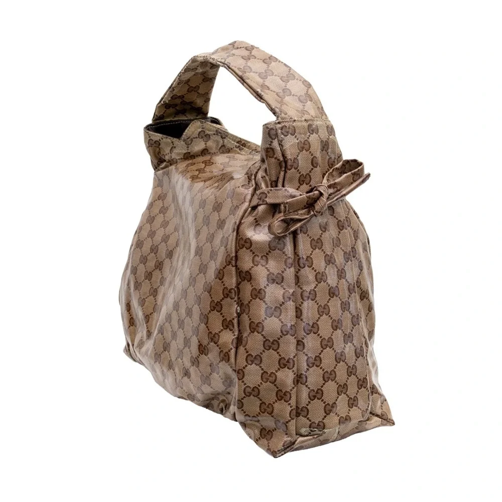 Gucci beautiful shoulder