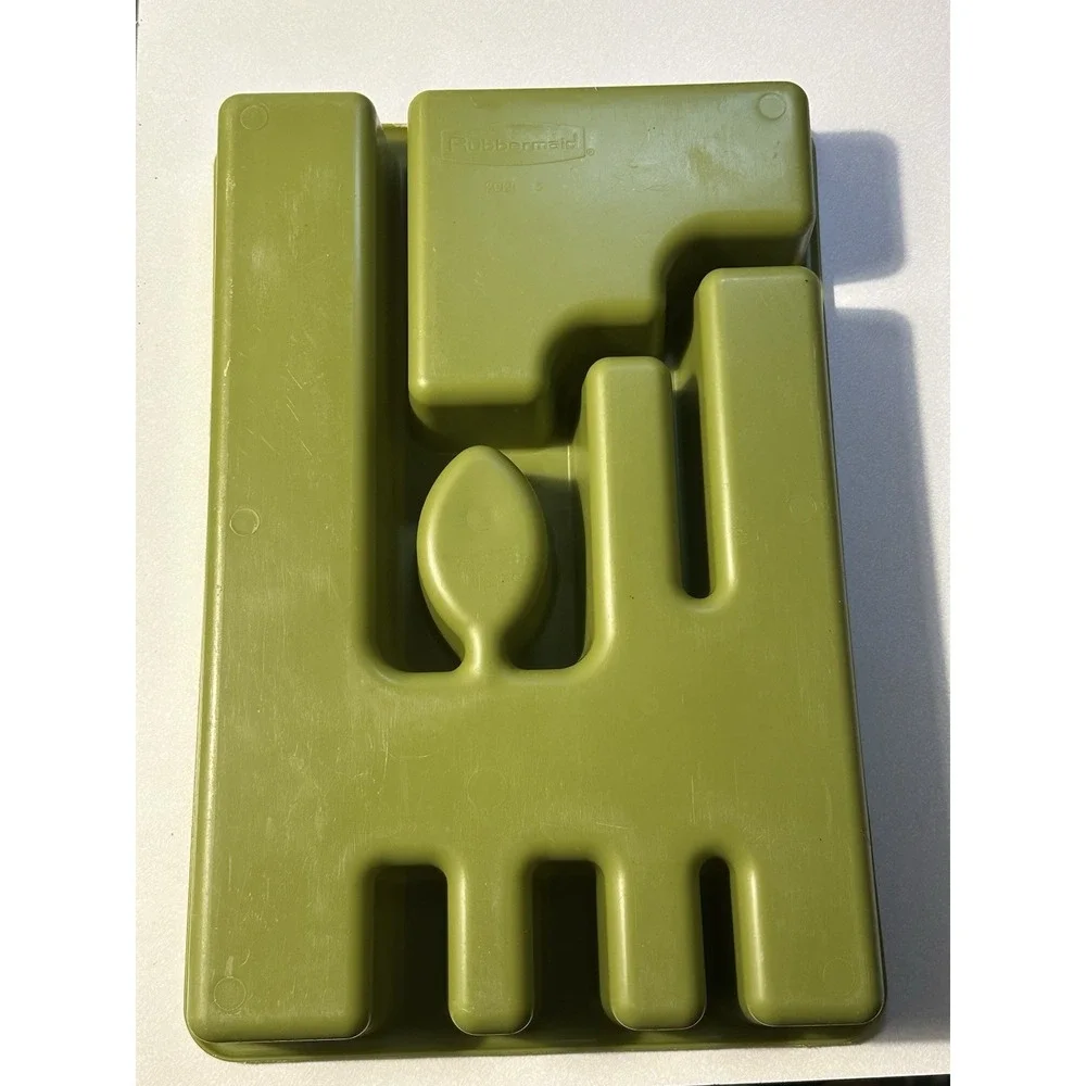 Rubbermaid dining green