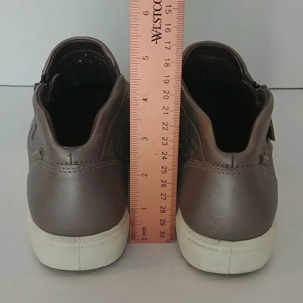 Ecco woven soft