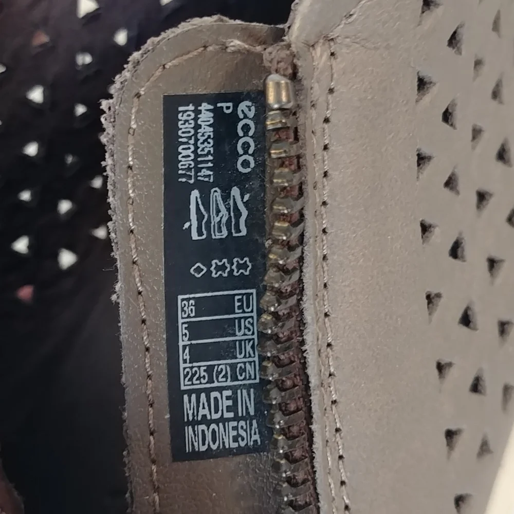Ecco woven soft