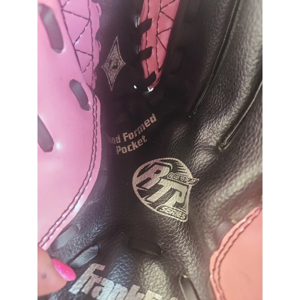 Franklin Left Hand Youth Girls Pink And Black Baseball Softball Mitt Size 9.5