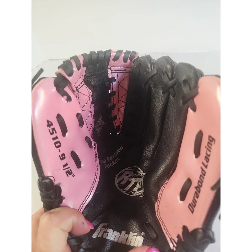Franklin Left Hand Youth Girls Pink And Black Baseball Softball Mitt Size 9.5