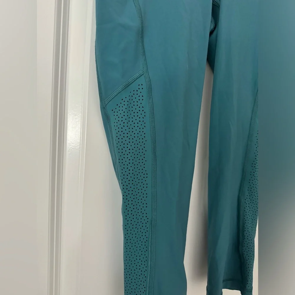 Lululemon Ready To Race Crop Leggings in Size 6