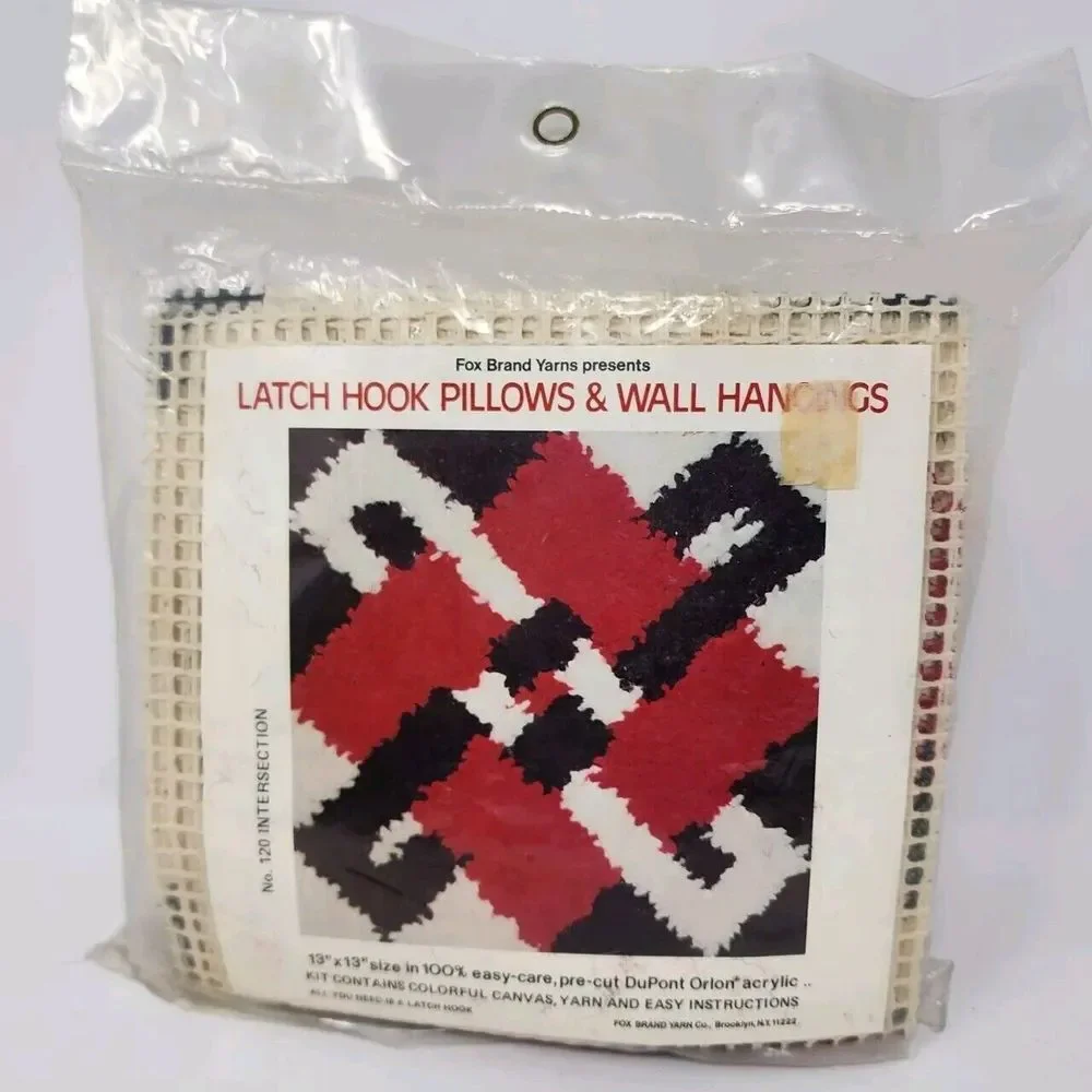 New Vintage Fox Brand Yarns Latch Hook Pillows Wall‎ Hangings # 120 Intersection
