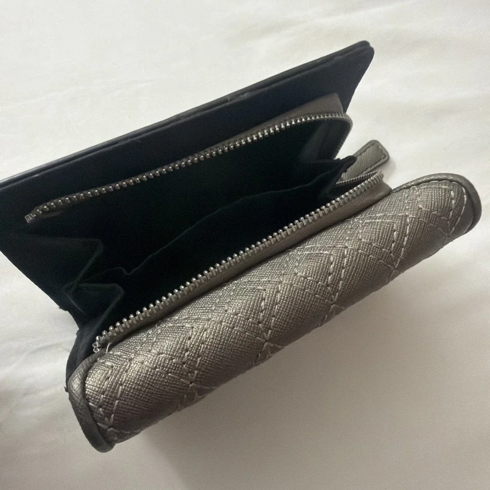 Liz Claiborne liz claiborne