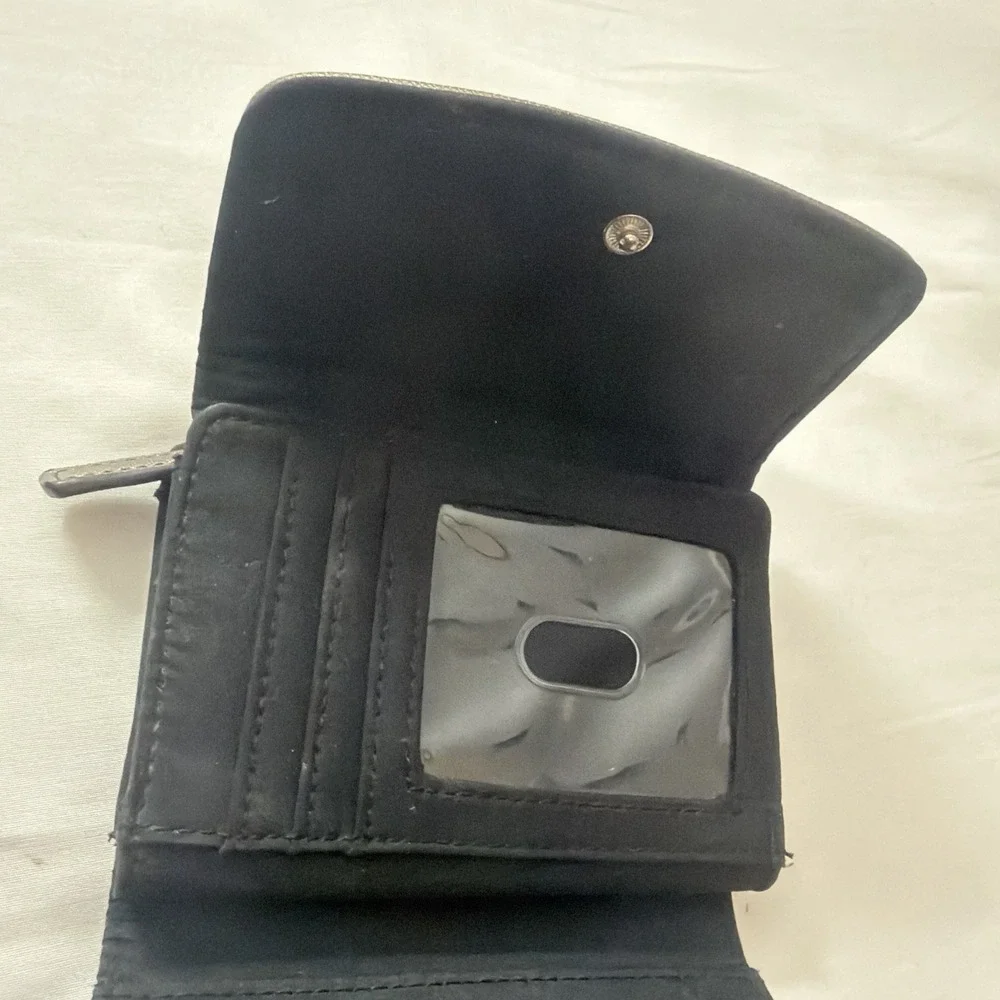 Liz Claiborne liz claiborne