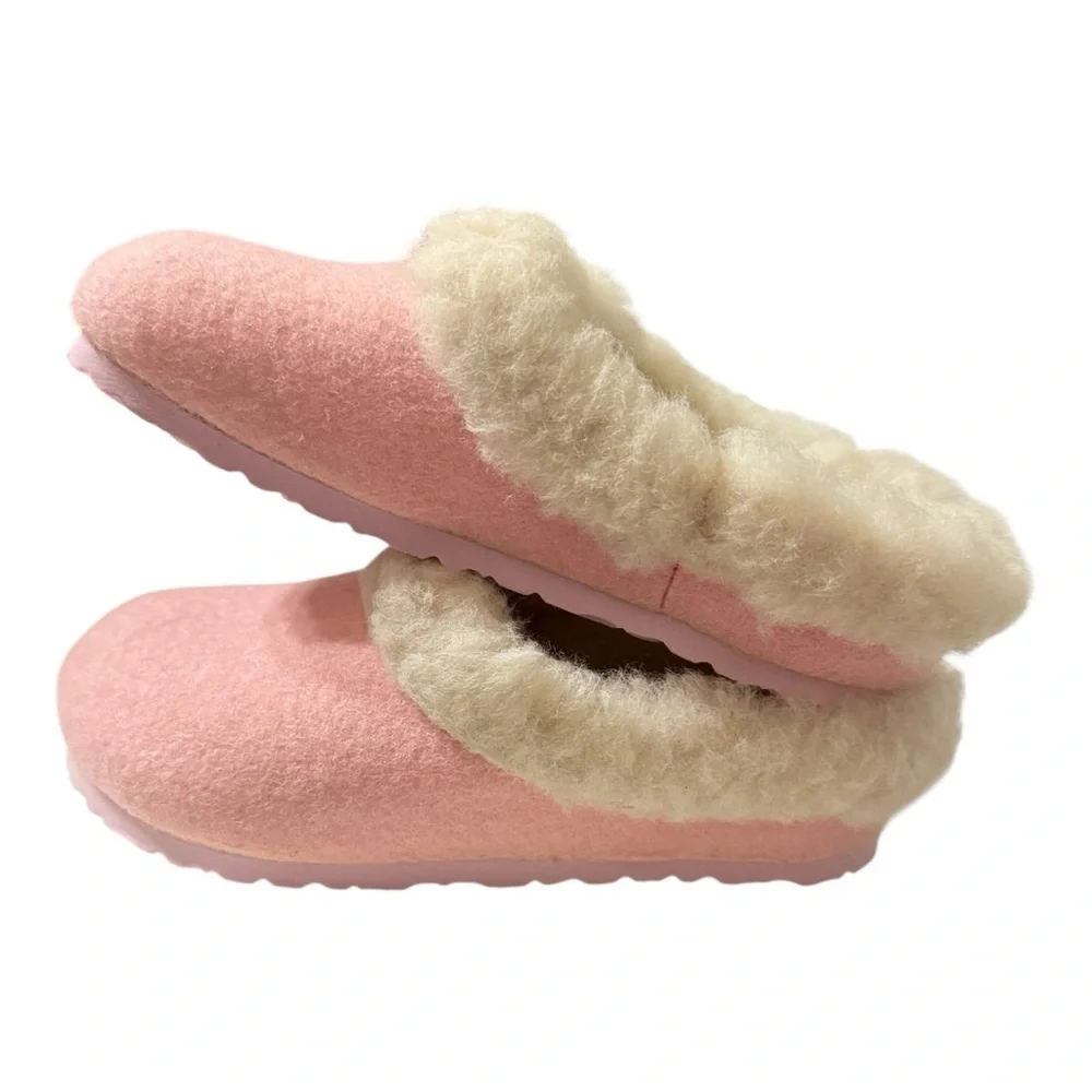 Birkenstock 	•	features durable