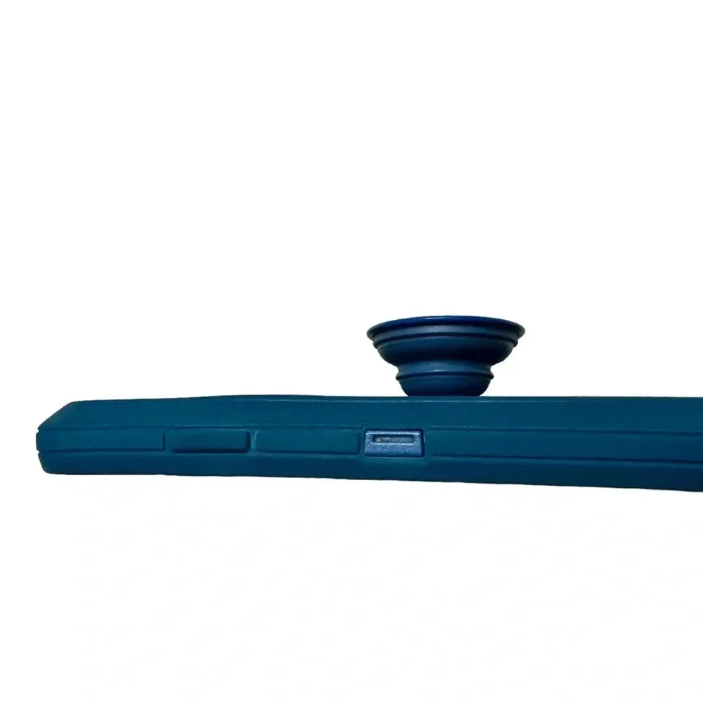 OtterBox popsocket attached
