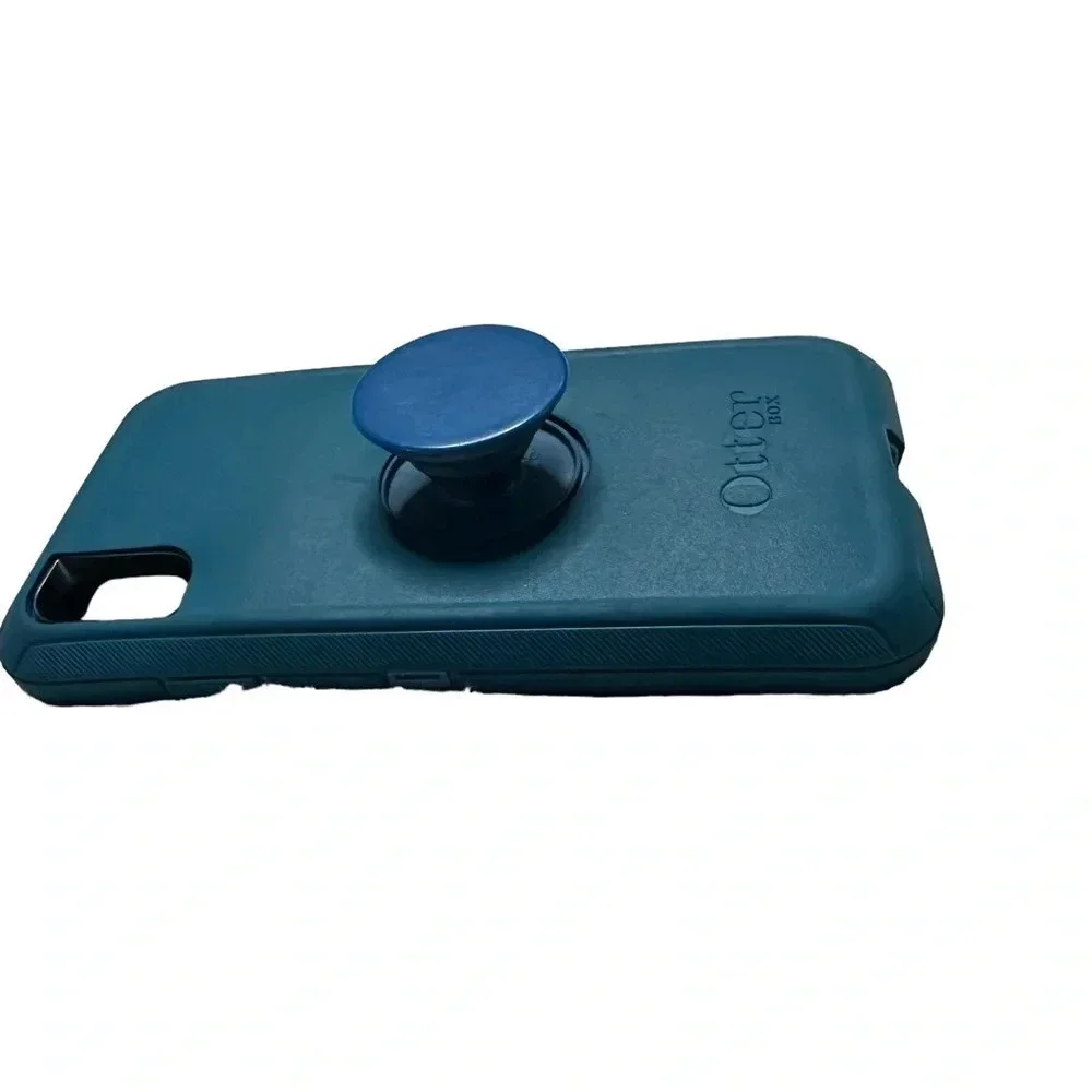 OtterBox popsocket attached