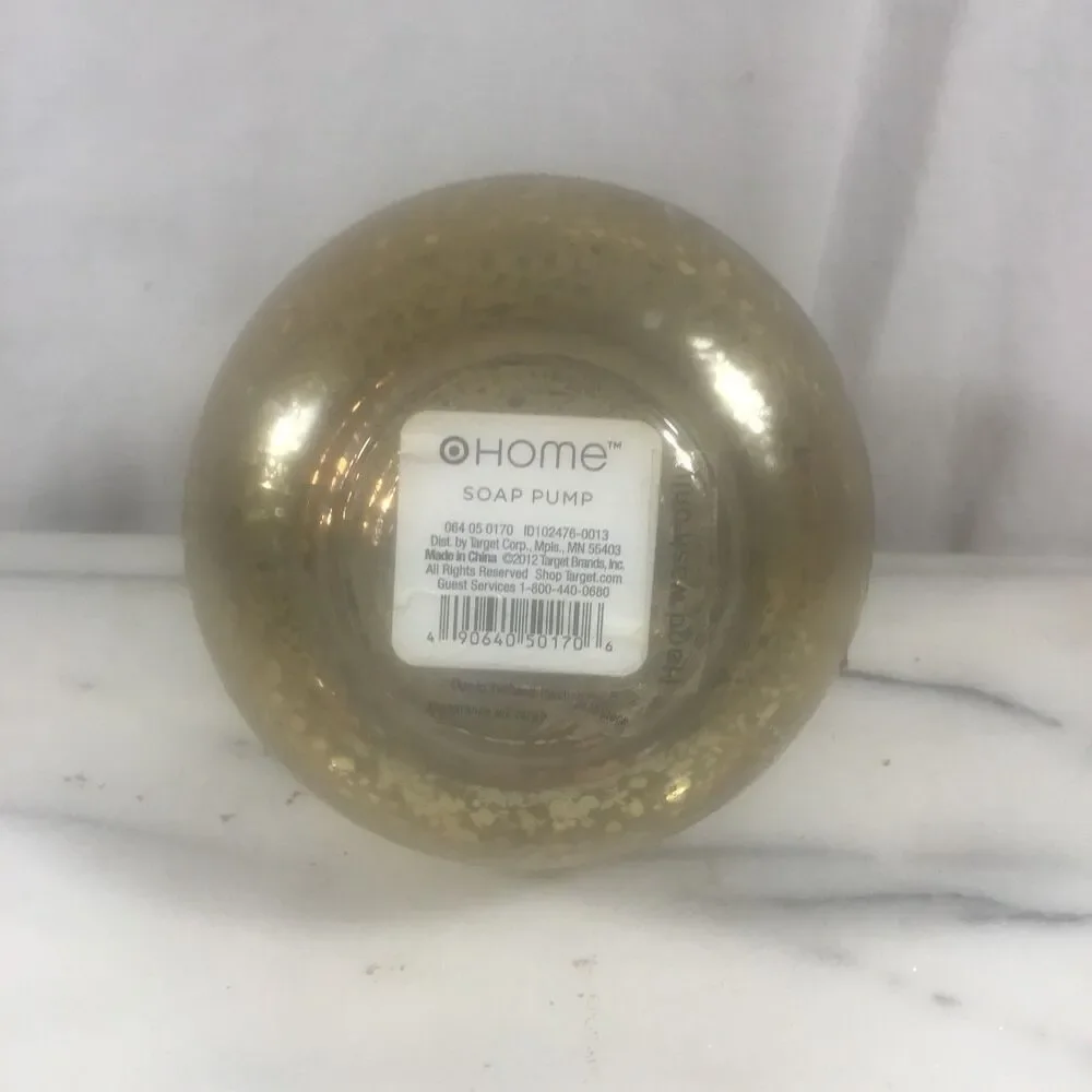 N/A plastic gold flair
