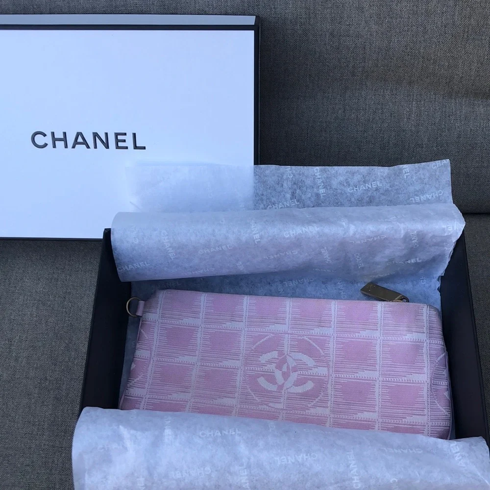 CHANEL New Travel Line Pink Pochette
