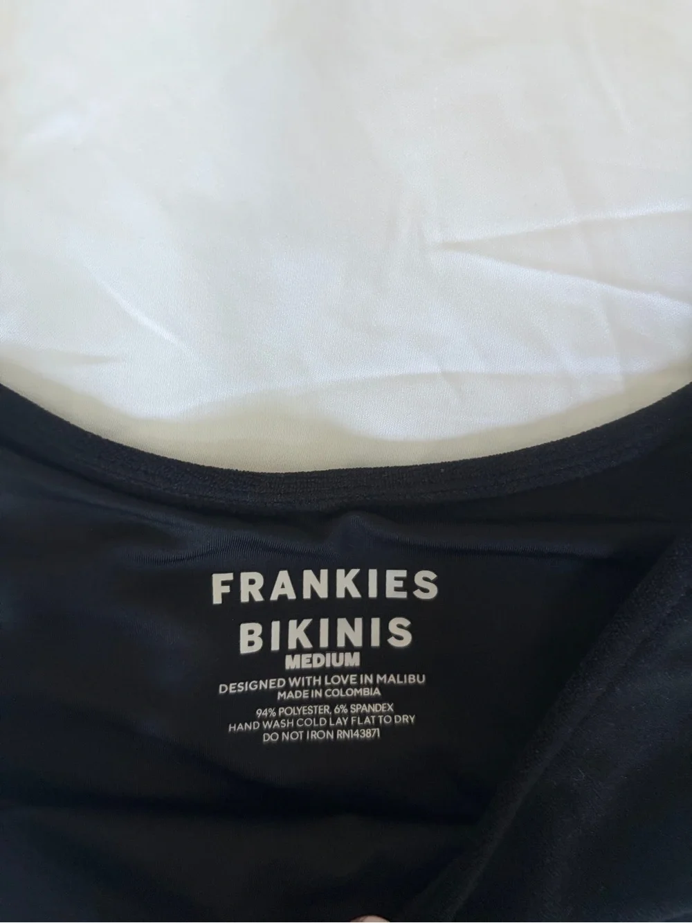 Frankies Bikinis fit top black