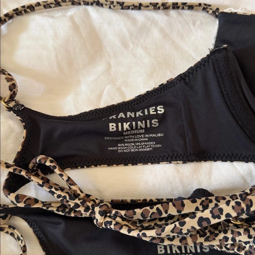 Frankies Bikinis bottoms nwt