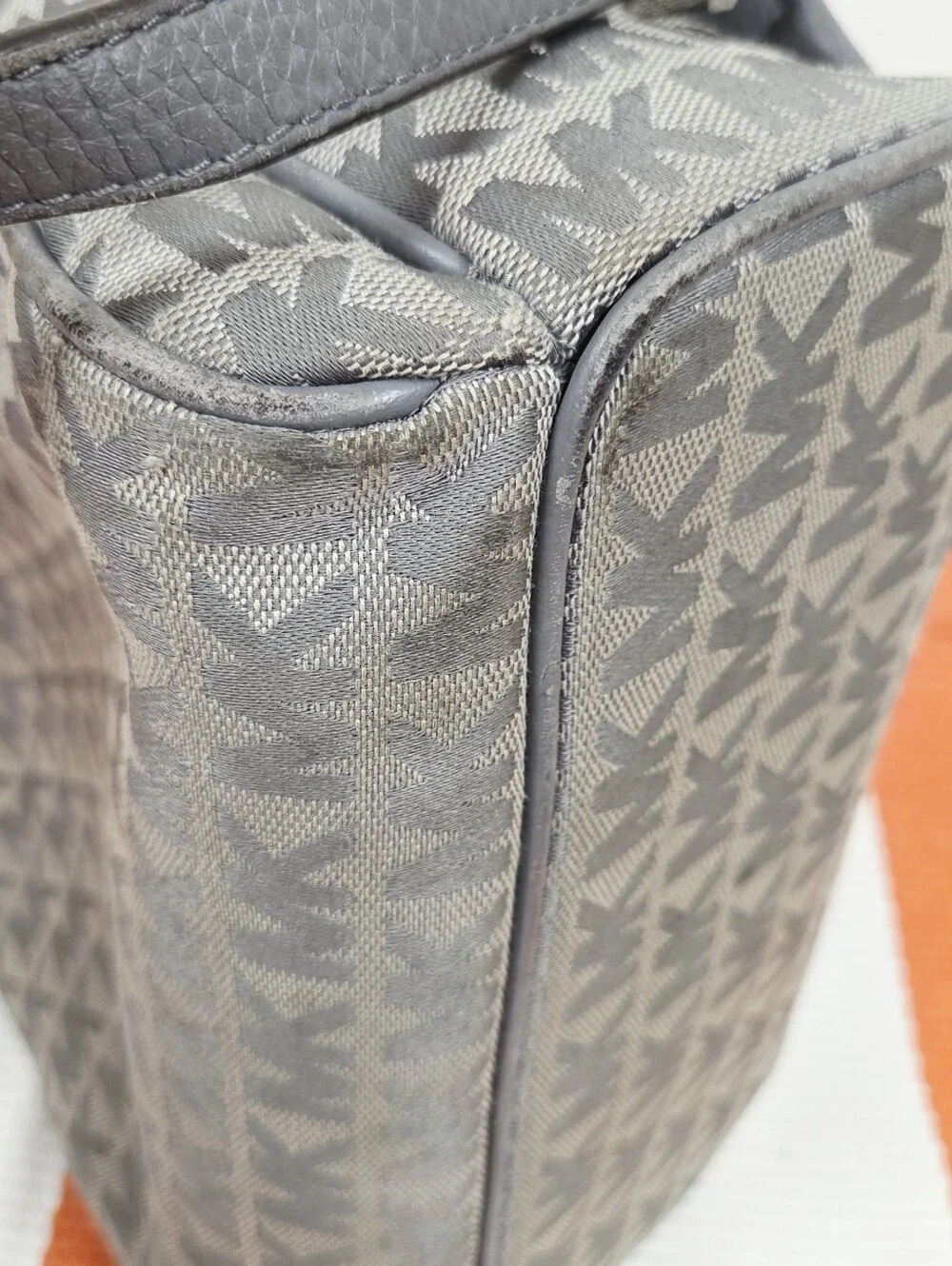 Michael Kors compact michael