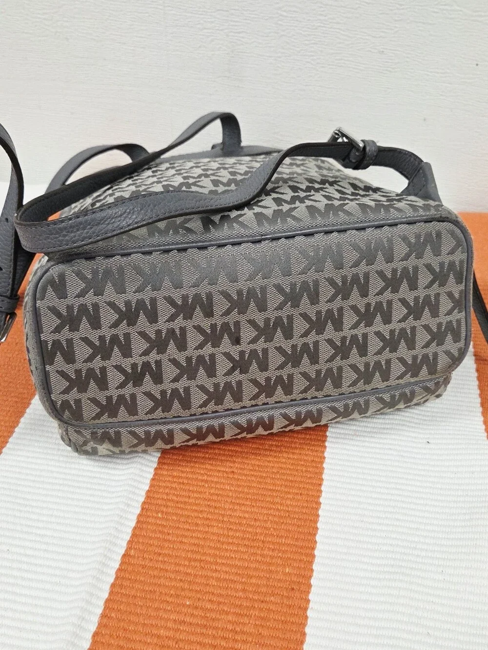 Michael Kors compact michael