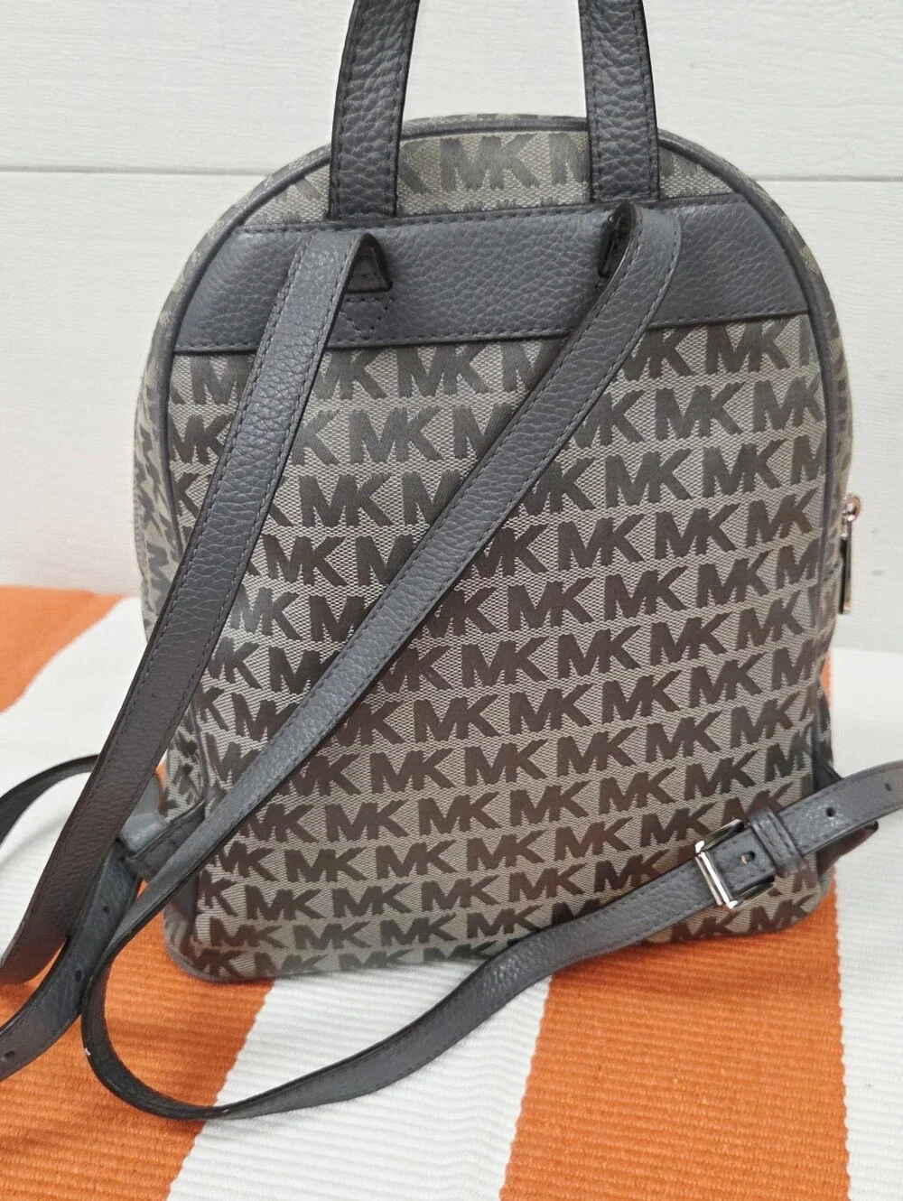 Michael Kors compact michael