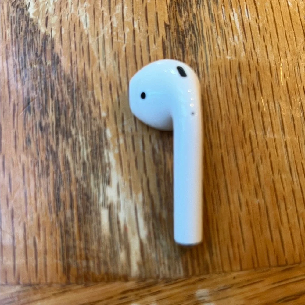 Apple includes airpods