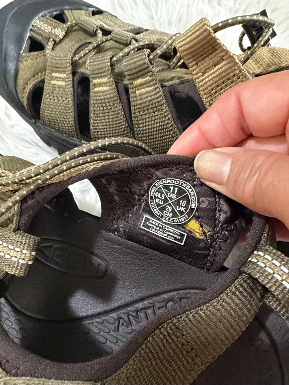 Keen sturdy closed