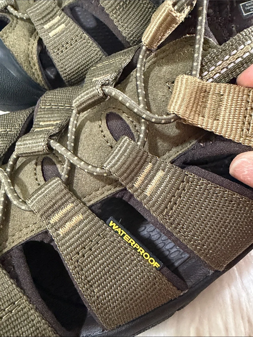 Keen sturdy closed