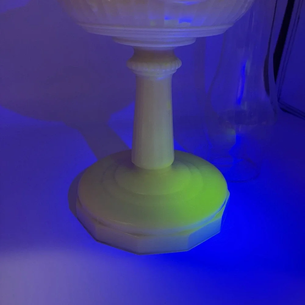 aladdin comes glass