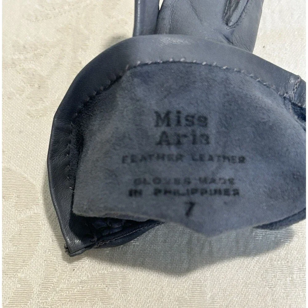Miss Aris title vintage