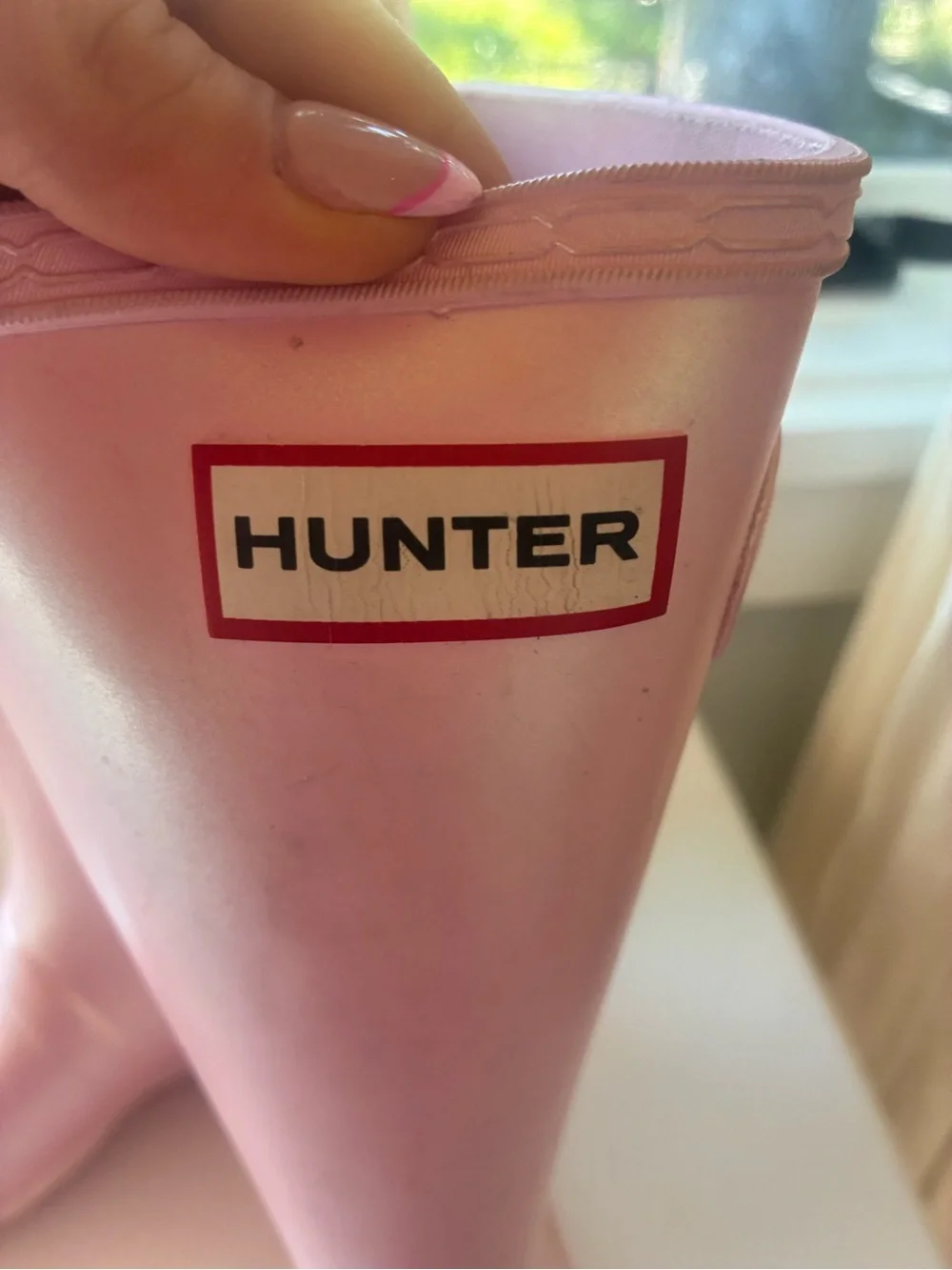 Hunter glossy light