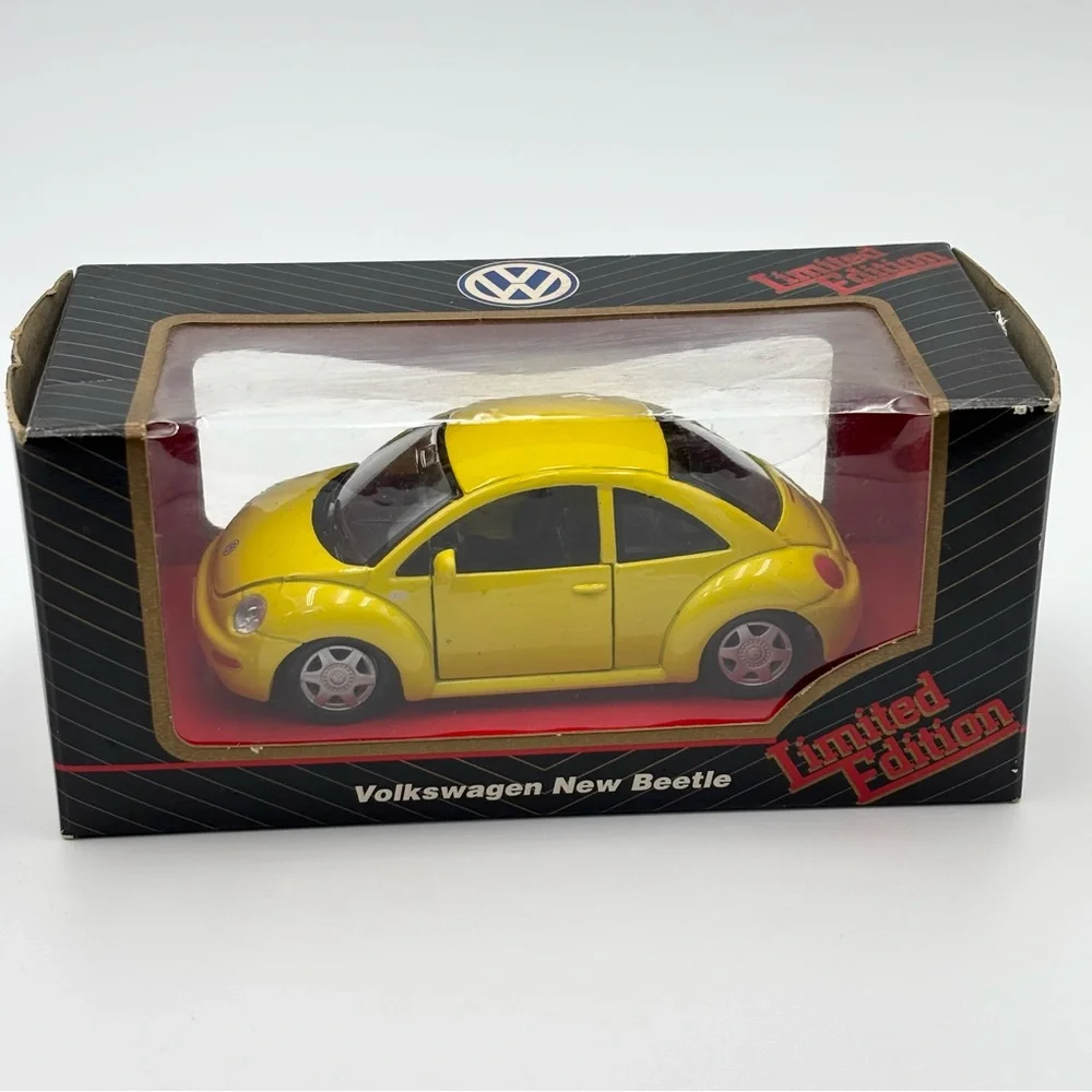 Maisto Volkswagen New Beetle 1999 1:36 Scale‎ 21022 Die Cast Metal Car