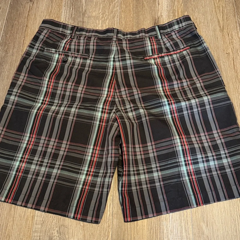 PGA Tour PRO Series Golf Shorts Men's Size 38