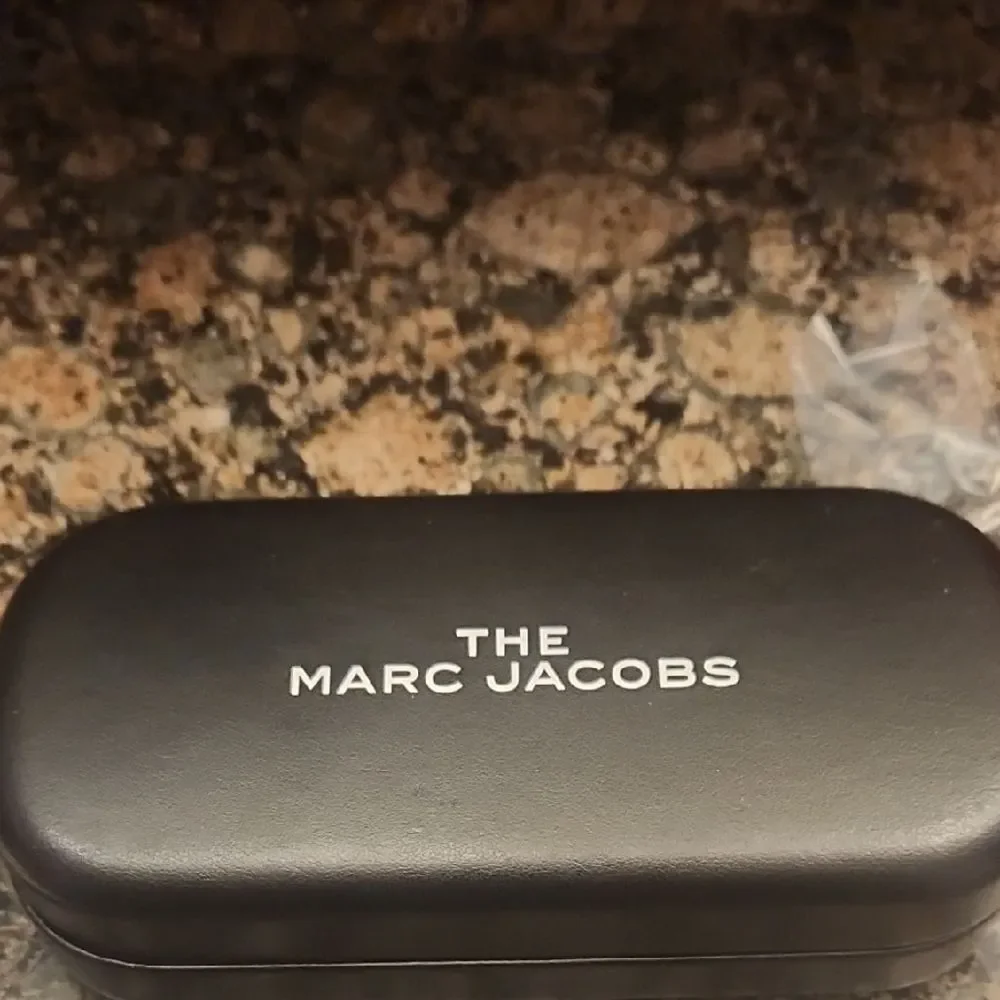 Marc Jacobs elegant sunglasses