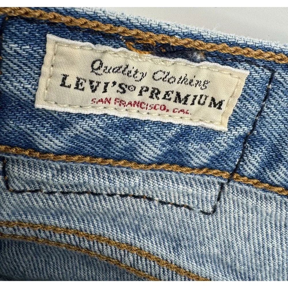 Levis description these