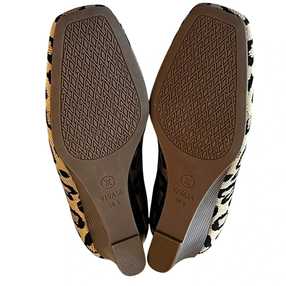 Vivaia product pair