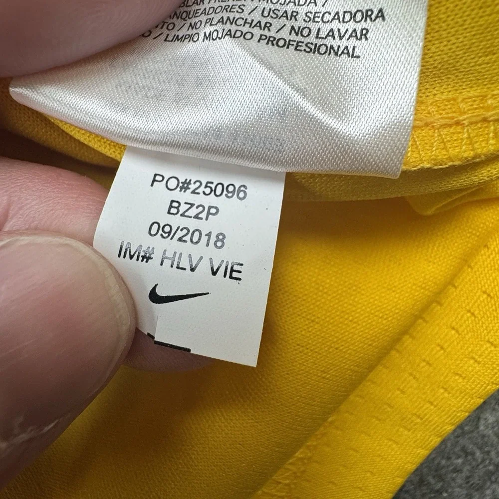 Nike new tags
