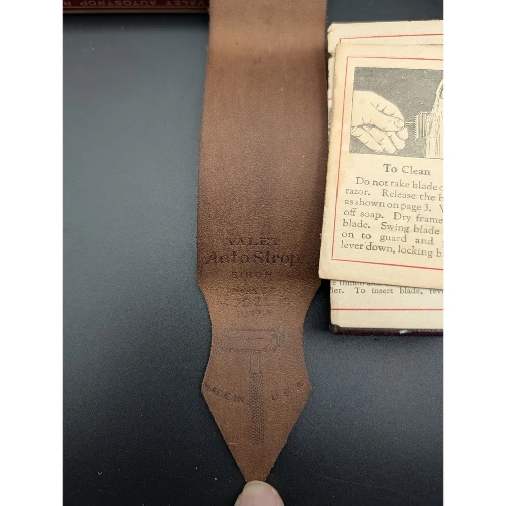 Vintage‎ Valet AutoStrop Razor Set w/ Orig. Box & Strap