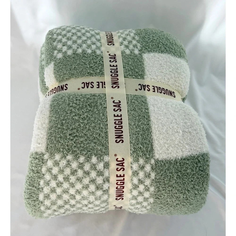 SNUGGLE SAC Plush Throw Blanket Green White Checkered Cozy Soft Gift‎