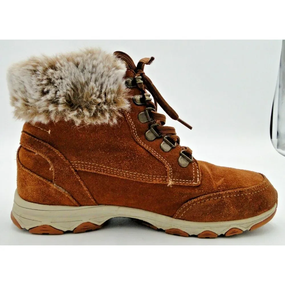 G.H Bass Alaska Womens Boots Water Resistant Chestnut Color w/Faux Fur Size 7.5M