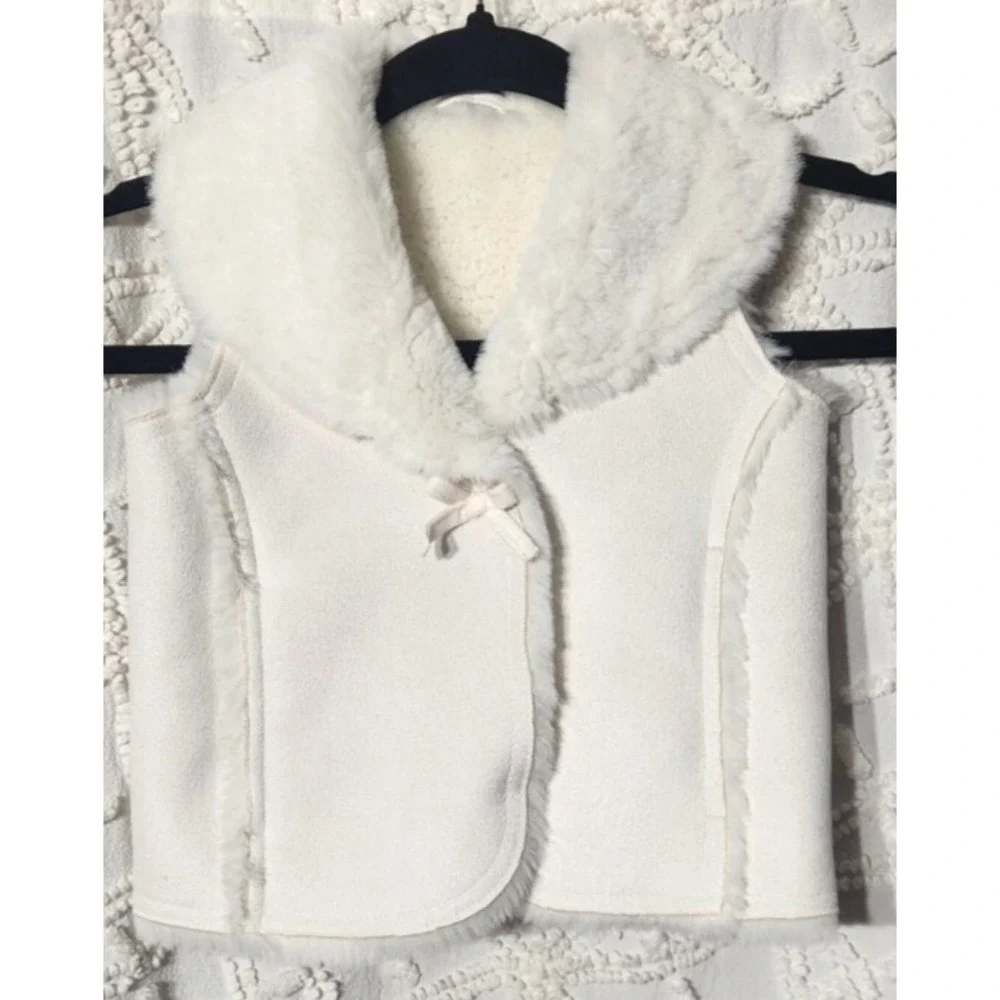 Gap Vest Toddler 2 White Faux Fur‎ Winter Warm Layering Dressy Family Pictures