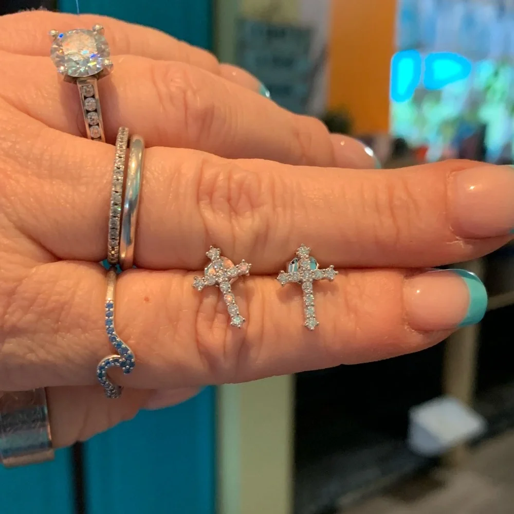 None moissanite cross