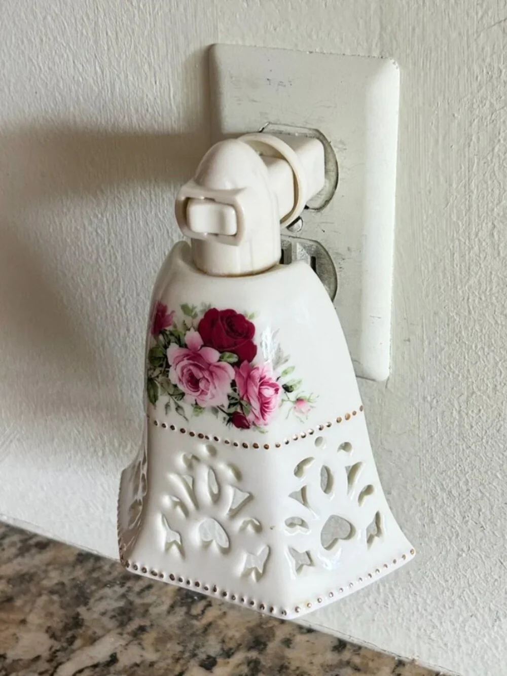 Nightlight, Ceramic, White W/Rose Pattern & Gold Trim