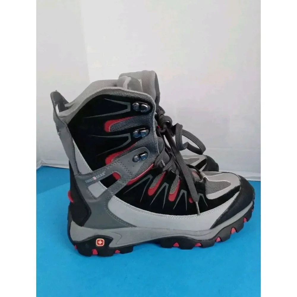 SwissGear boots support all